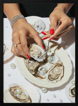 Elegant Pearl Oysters