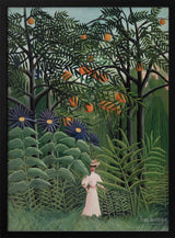 Femme Se Promenant Dans Une Foret Exotique