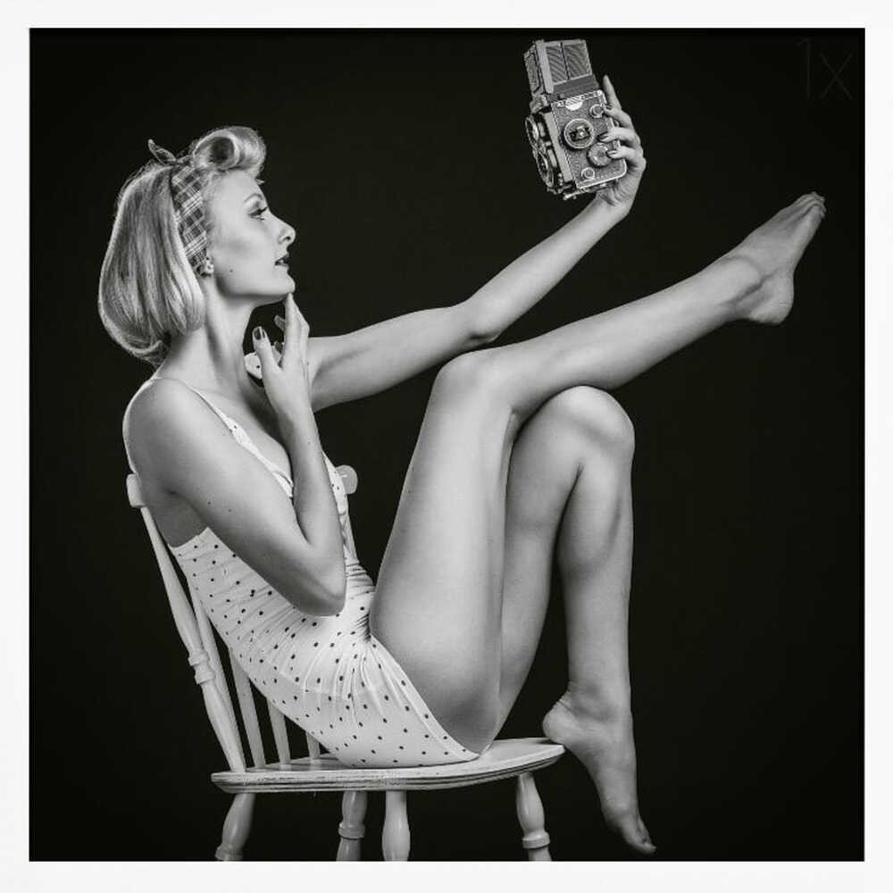 Vintage Glamour Selfie Art Print UK — Portrait Dark Wall Art — Living Room — Wall It All Prints